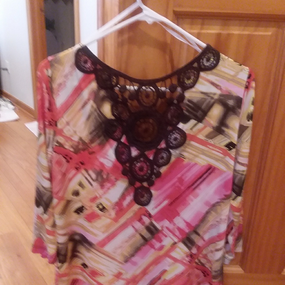 Top - Picture 2 of 2